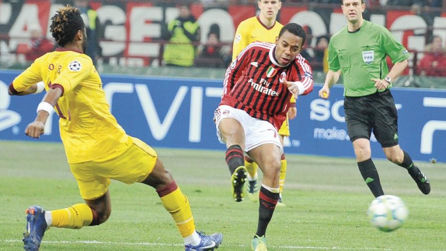 El Milan triunfa con doblete de Robinho