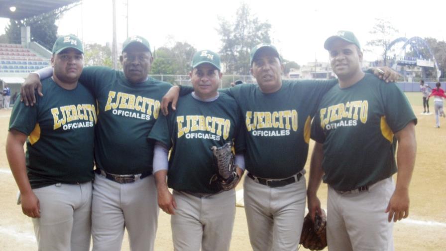 Ejército y MdeG dividen en softbol