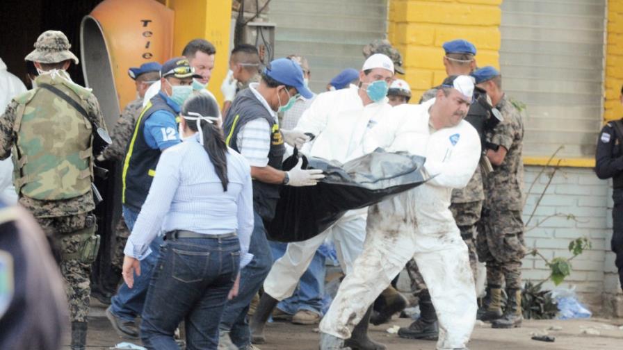Ascienden a 358 los muertos por incendio en penal hondureño