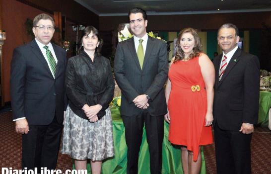 Diario Libre brinda en honor al H y M del año