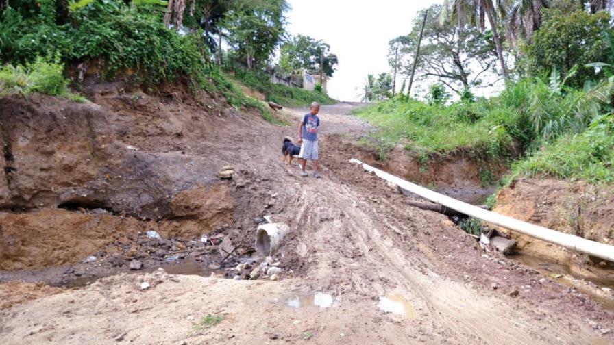 Puente derribado mantiene comunidades semi-aisladas