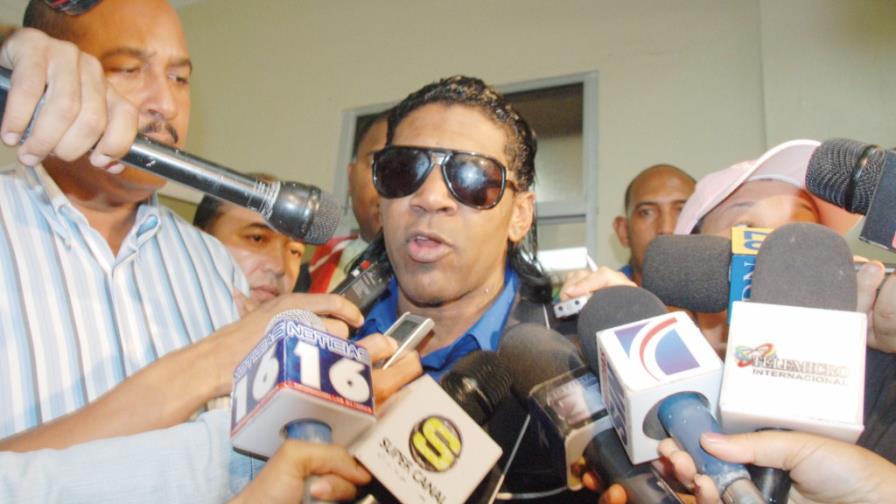 Omega y camarógrafo de Univisión llegan a un acuerdo