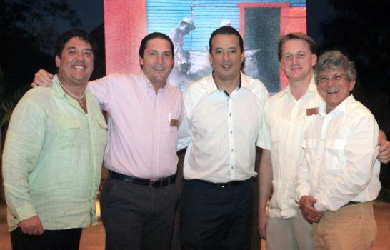 Estampas Dominicanas del artista Pedro Guzmán