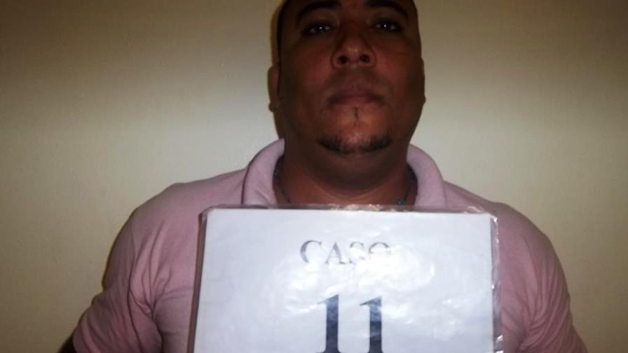 DNCD arresta falso agente policial con pistola y chaleco antibalas