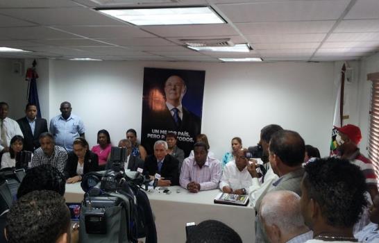 PRD presenta supuestas pruebas de agresión contra su militancia