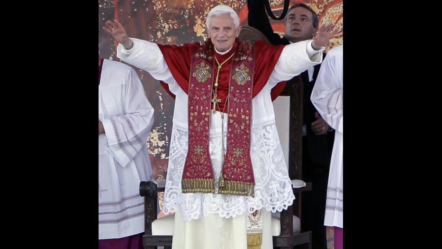 El Papa apela a la paz en una misa al aire libre en Beirut
