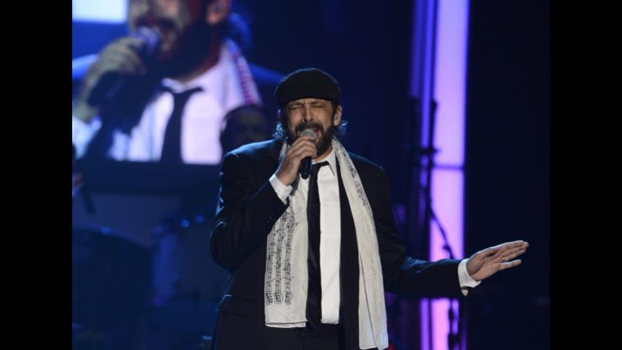 Juan Luis Guerra se alza con estatuilla de Productor del Año