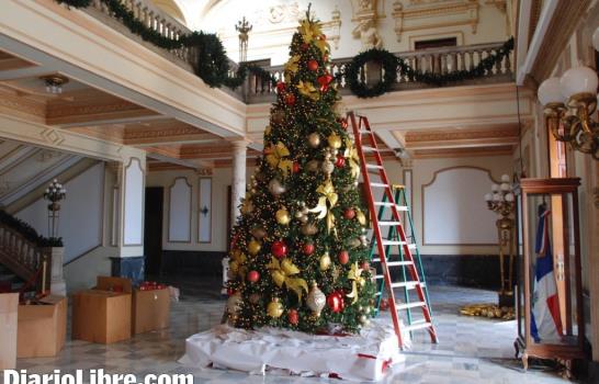 Ya se siente la Navidad en el Palacio Nacional