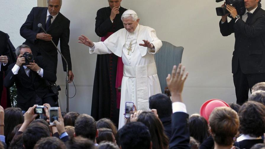 Benedicto XVI pide a los jóvenes que sean misioneros hasta por internet Benedicto XVI pide a los jóvenes que sean misioneros hasta por internet