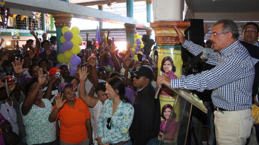 Danilo Medina esboza en Peravia planes para desarrollar RD