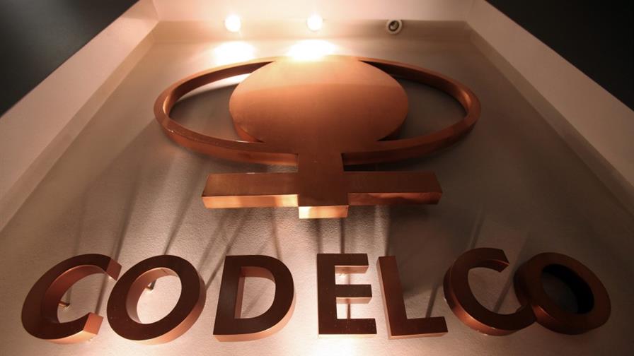 Mercado cobre seguirá ajustado y a precios atractivos en 2012, dice Codelco
