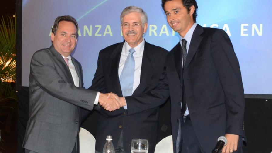 AmBev compra el 51% acciones de Cervecería por US$1,237 MM