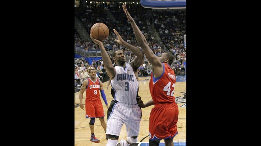 Magic 113, 76ers 100; Anderson encabeza a Orlando