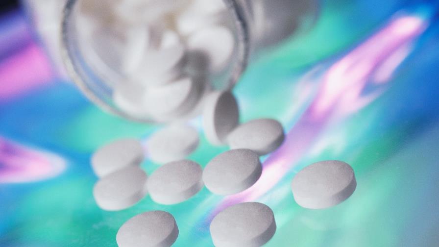 Advierten sobre los peligros de un antibiótico común, la azitromicina