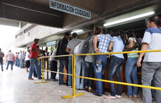 Abarrotan Junta Electoral de Santiago en busca de cédulas