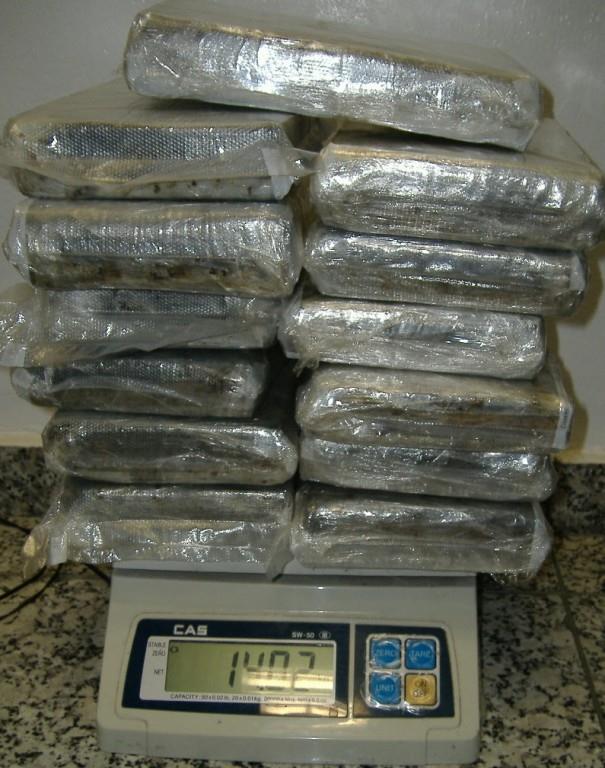 DNCD apresa dos españoles que viajarían a Madrid con 30 kilos de cocaína
