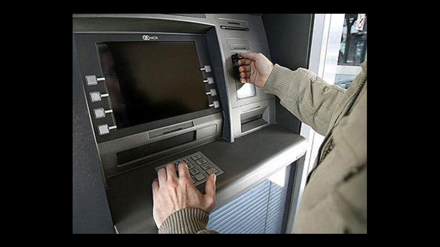 Atrapan con las manos en la masa a un clonador de tarjetas de crédito