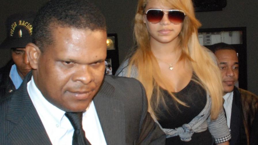 Anulan orden de arresto contra bailarina que acusó a Omega Anulan orden de arresto contra bailarina que acusó a Omega