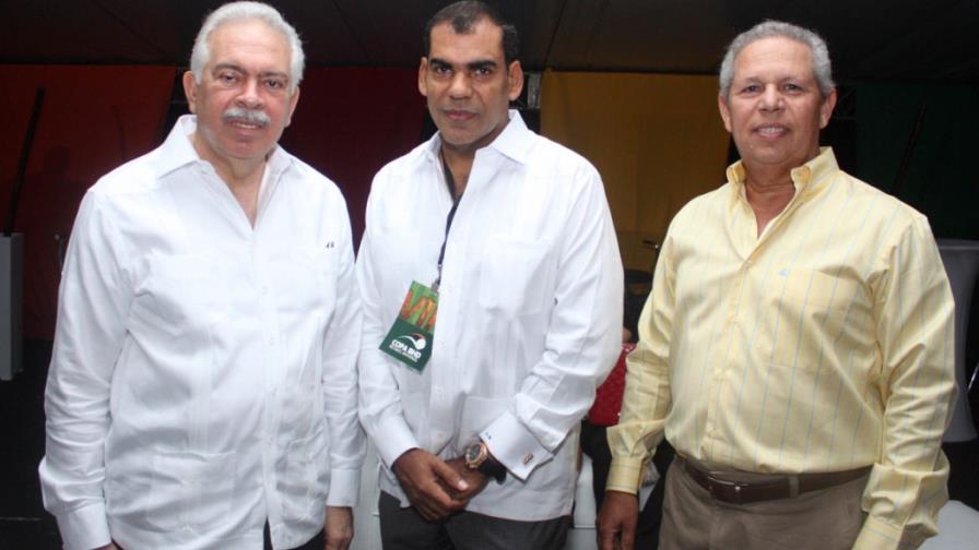 Banco BHD celebró con fanáticos el inicio de la temporada de béisbol