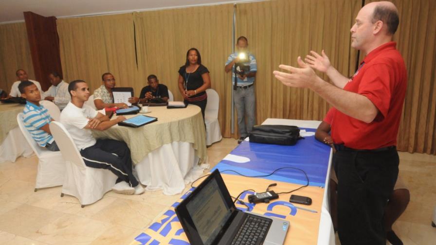 Experto impulsará la gimnasia de trampolín