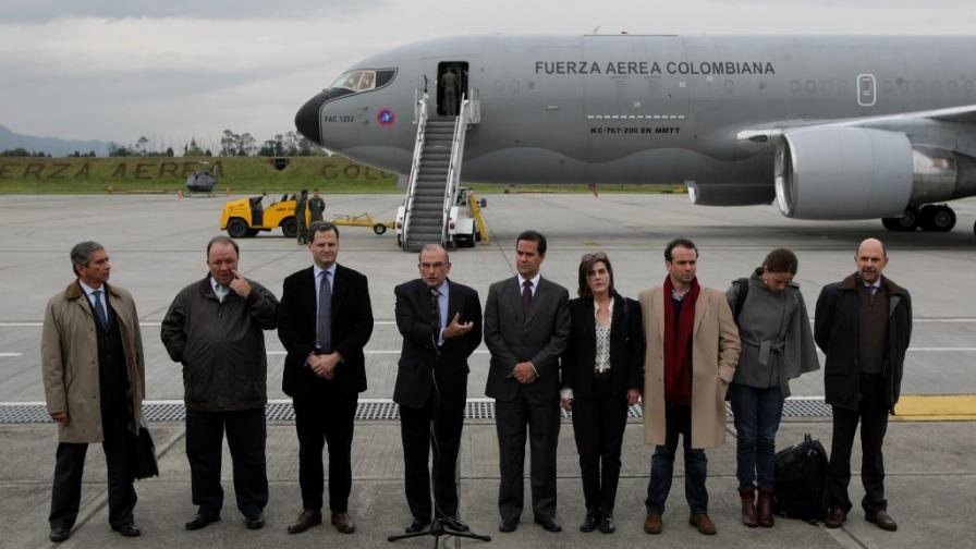 Delegación del Gobierno colombiano llega a Oslo para comenzar negociaciones