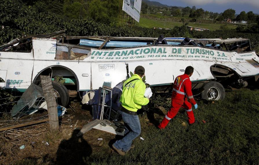 Ascienden a 27 los muertos en un accidente de autobús en Colombia
