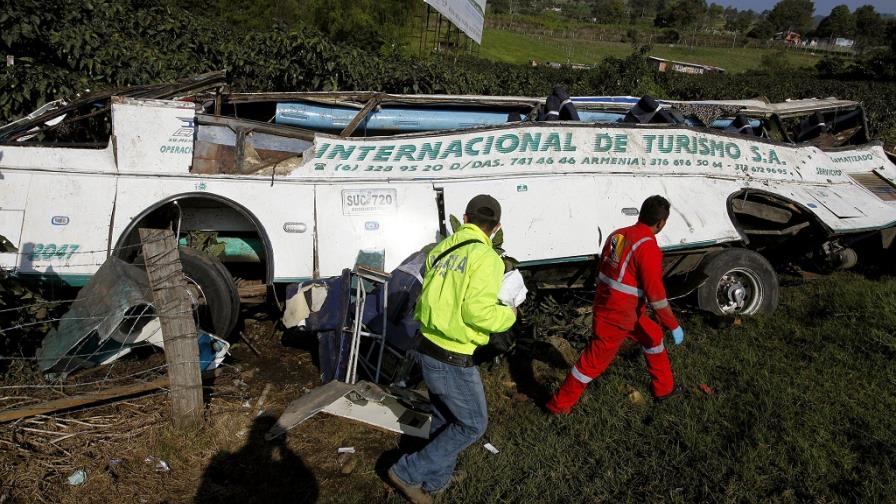 Ascienden a 27 los muertos en un accidente de autobús en Colombia