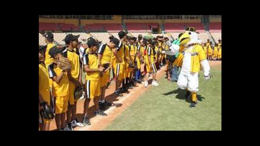 Águilas y Gigantes juegan hoy en el estadio Quisqueya