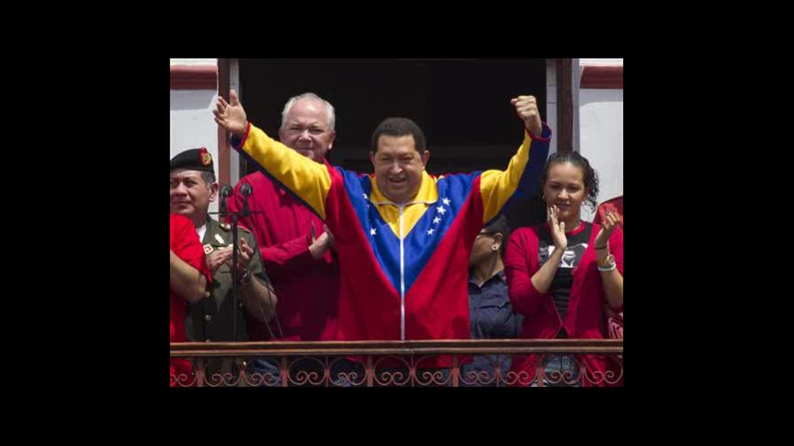 Miles dan bienvenida a Chávez a su regreso de Cuba