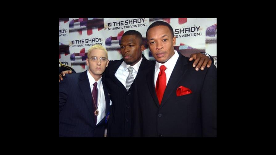 Eminem se presenta por sorpresa en concierto de 50 Cent