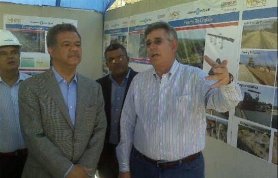 Presidente supervisa construcción de la Autopista del Coral