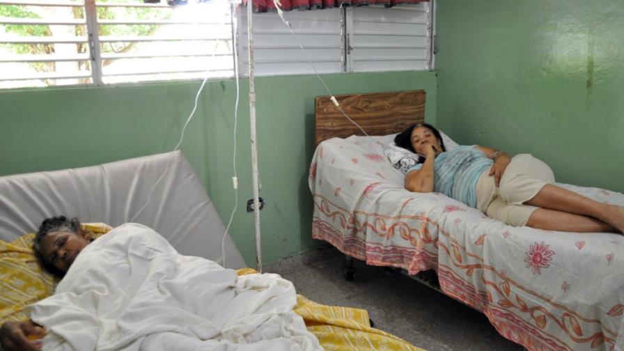 Internan 20 personas con síntomas de cólera en Tamboril Internan 20 personas con síntomas de cólera en Tamboril