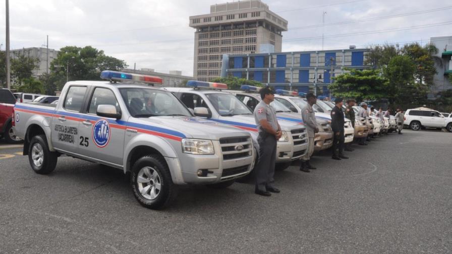 Los policías y militares inician éxodo a cuarteles