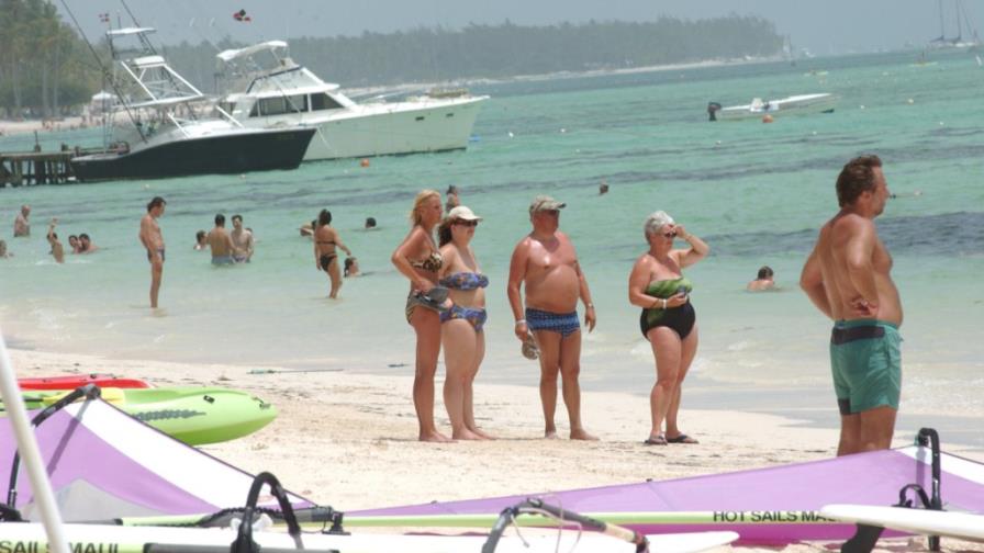 Llegada de turistas crece 7.6% en primer semestre