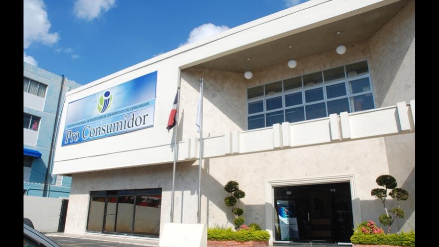 Pro Consumidor decomisa 33 mil 378 productos vencidos en seis provincias