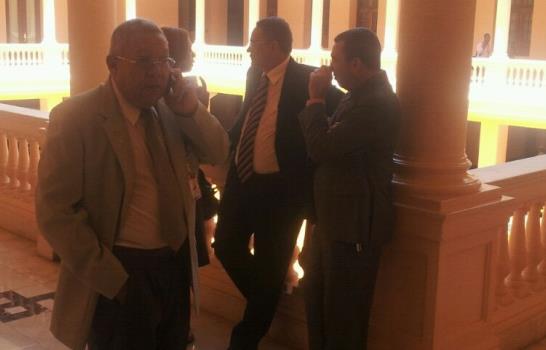 Hormiguero de gente en el Palacio Nacional