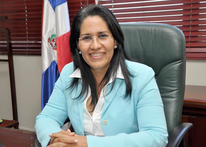 Maritza Hernández asume como ministra de Trabajo