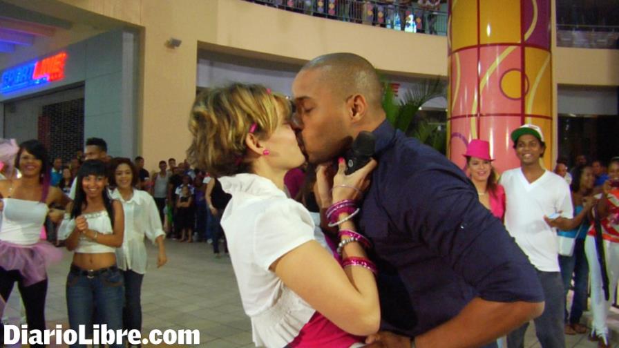 Yelitza Lora pide matrimonio en Esta noche Mariasela