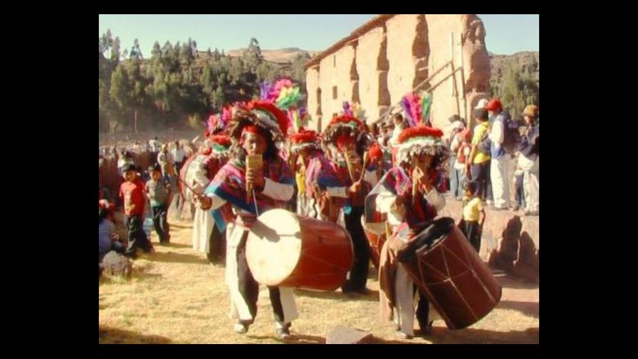 Perú: 2.000 sikuris logran récord Guinness