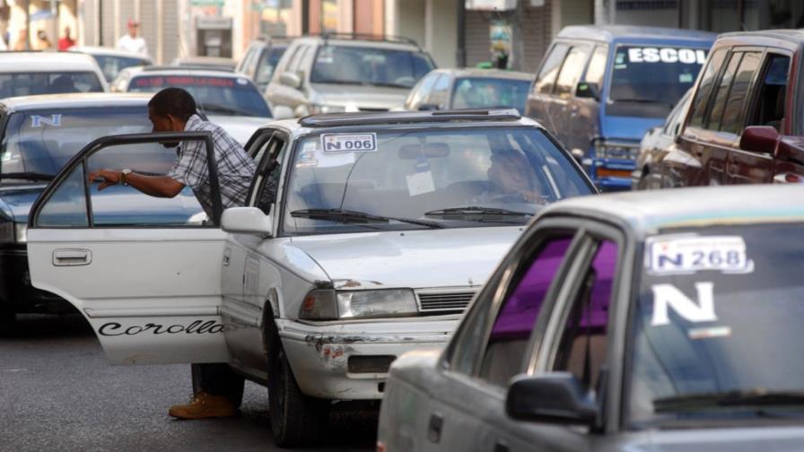 Choferes aumentan los pasajes en Santiago