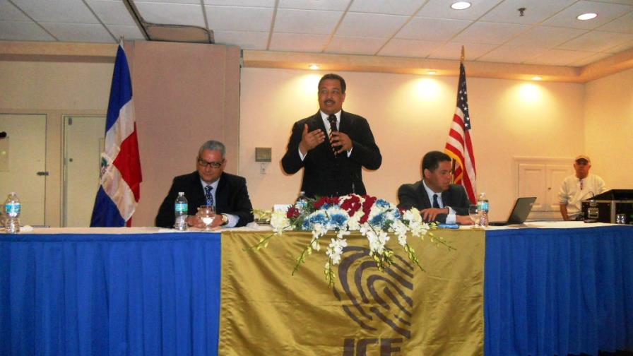 Presidente JCE visita Miami y habla del voto de los dominicanos en el exterior Presidente JCE visita Miami y habla del voto de los dominicanos en el exterior