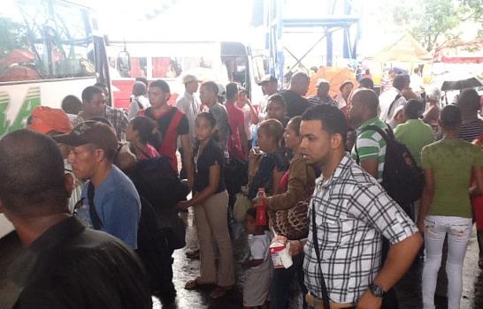 Partidos ofrecen transporte gratis a simpatizantes para votar