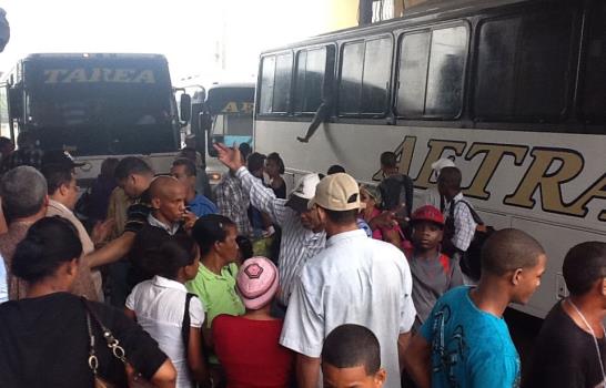 Partidos ofrecen transporte gratis a simpatizantes para votar