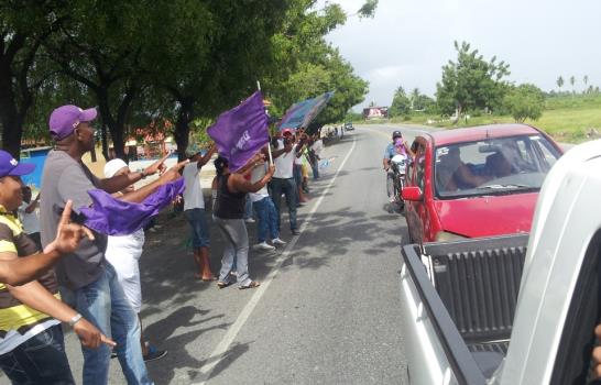 PRD y PLD continúan bandereos en Azua y Barahona