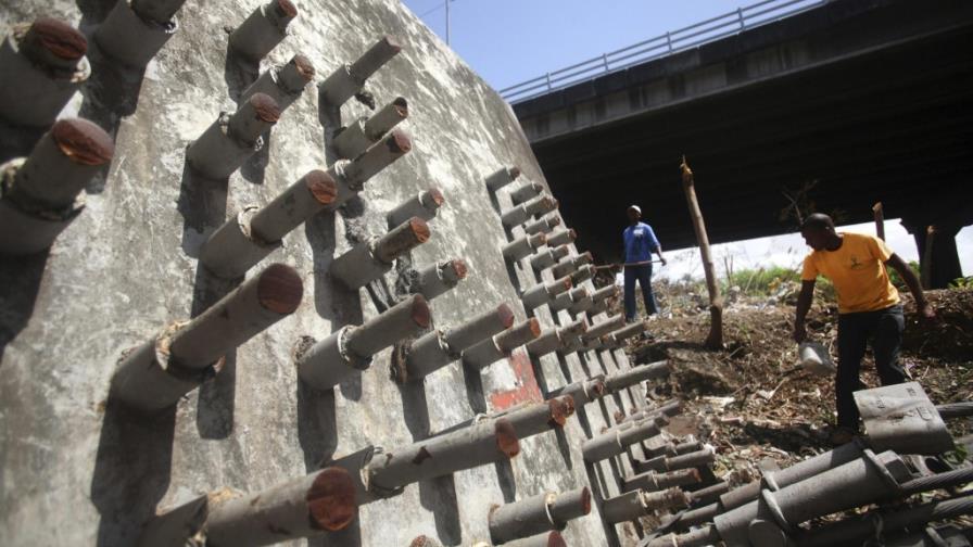 Expertos extranjeros evalúan puente Duarte Expertos extranjeros evalúan puente Duarte