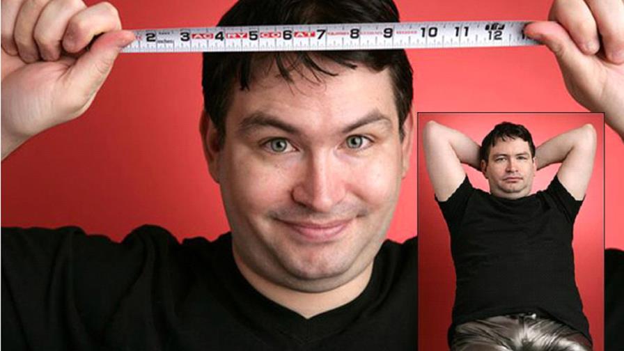 Seguridad de aeropuerto se alarma por exagerado bulto entre las piernas de un hombre Seguridad de aeropuerto se alarma por exagerado bulto entre las piernas de un hombre