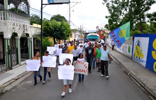Organizaciones populares marchan desde Salcedo hacia el Palacio Nacional