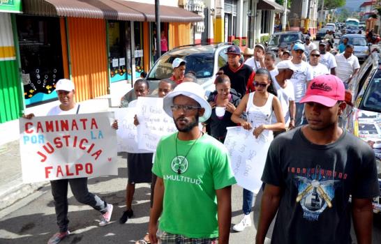 Organizaciones populares marchan desde Salcedo hacia el Palacio Nacional