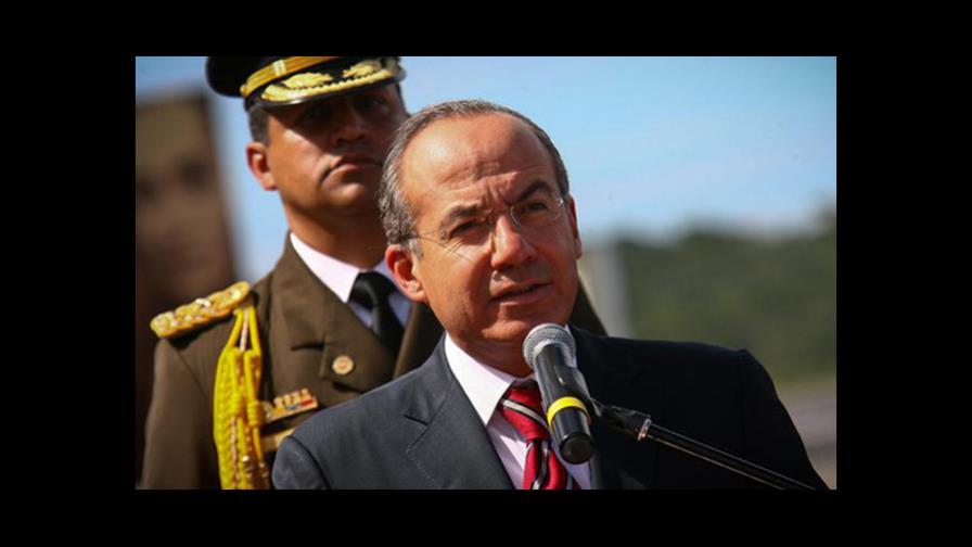 Calderón confiesa que al inicio de su mandato sufrió una amenaza de atentado Calderón confiesa que al inicio de su mandato sufrió una amenaza de atentado