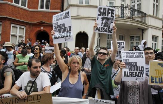 Unasur respalda a Ecuador y exhorta a diálogo en el caso de Assange